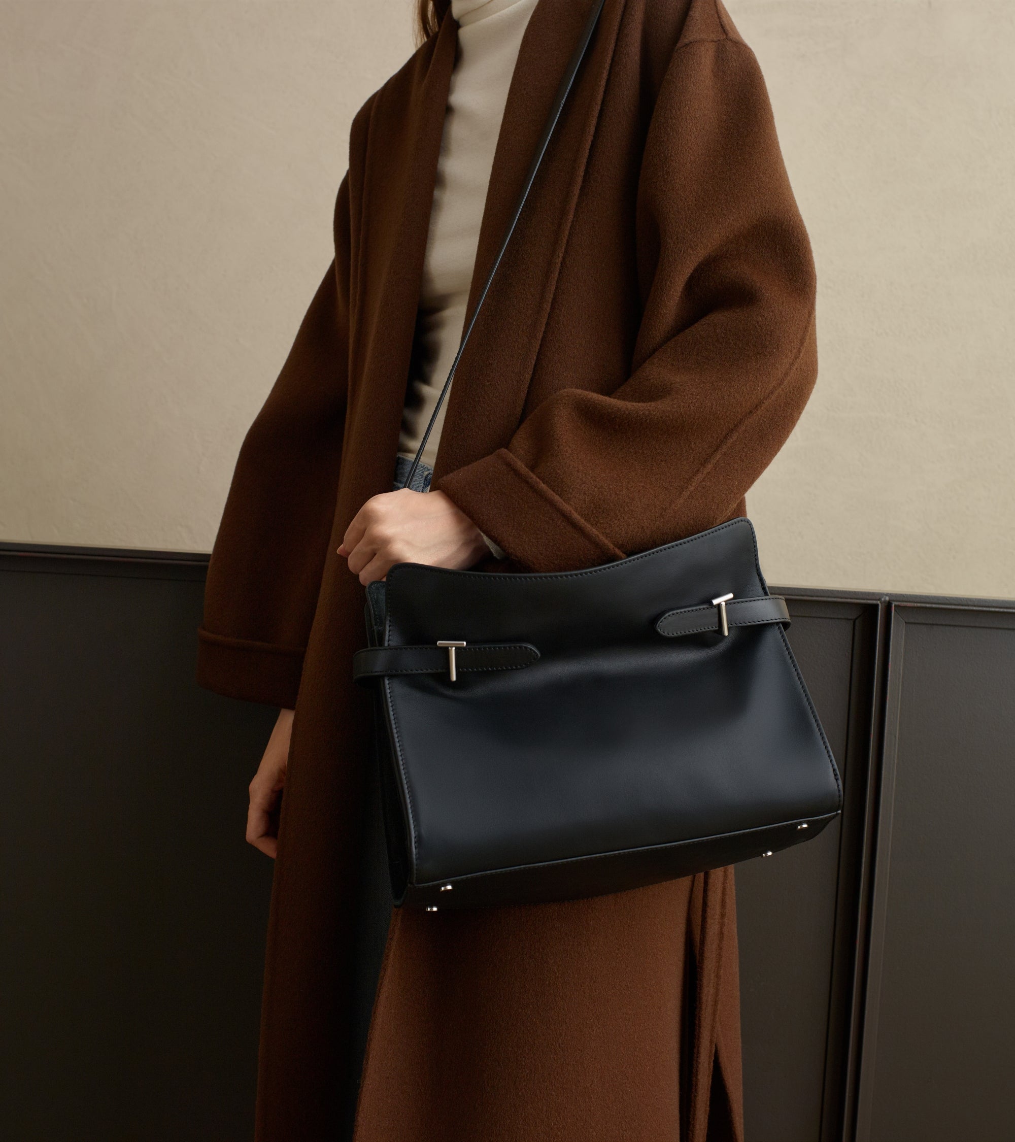 Sac porté épaule grand modèle Emie en cuir lisse et nubuck